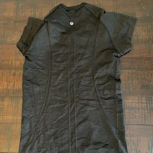 Black Lululemon run swiftly top
